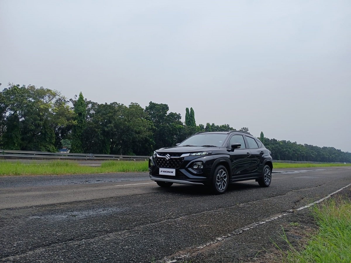 Dalam 2 Tahun, Produksi Suzuki Fronx Tembus 500 Ribu Unit.