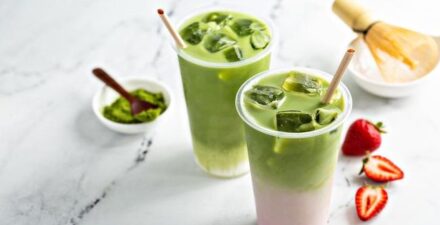 Meski sedang hit, sebaiknya tetap perhatikan jumlah matcha yang dikonsumsi. Apa akibat kebanyakan minum matcha?