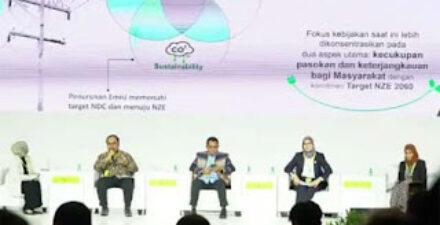 Diskusi panel PLN Habis Gelap Terbitlah Terang.