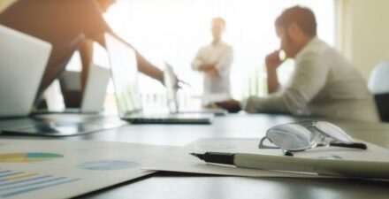 Pemerintah mengimbau perusahaan swasta di Jakarta untuk menerapkan kebijakan Work From Home (WFH) secara situasional.