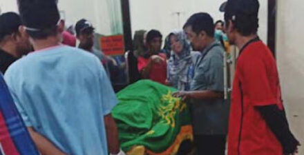 Siswi SD korban tertimpa pohon tumbang.