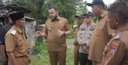 Wali Kota Padang Tinjau Kerusakan SDN 01 Pasar Laban dan Jembatan Akses Warga