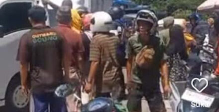 Diduga Lalai, Truk Serempet Sopir Angkot di Jalan Padang–Bukittinggi