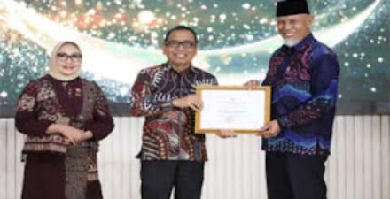 Sumatera Barat Raih Penghargaan Provinsi Layak Anak 2025