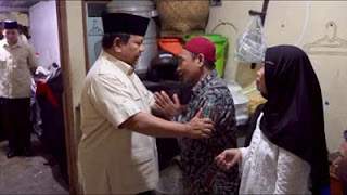 Presiden Prabowo Subianto mengunjungi rumah duka Affan Kurniawan