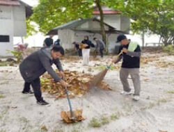 ASN Pariaman Bersihkan Pulau Angso Duo dalam Goro