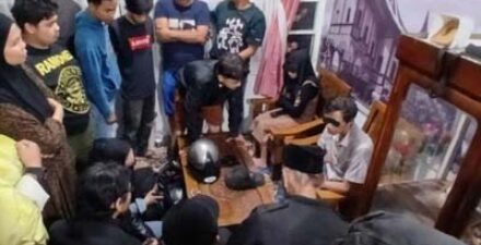 Pasangan yang melakukan perselingkuhan digerebek warga