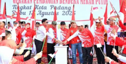 Wawako Padang Ajak Warga Kibarkan Merah Putih Sepanjang Bulan Kemerdekaan