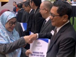 Cumlaude! Bupati Padang Pariaman Sandang Gelar Doktor Ilmu Hukum Universitas Trisakti