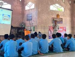 Jasa Raharja Cabang Bukittinggi dan Satlantas Polres Pasaman Gelar Sosialisasi PPKL Tertib Lalu Lintas di SMP Negeri 2 Lubuk Sikaping