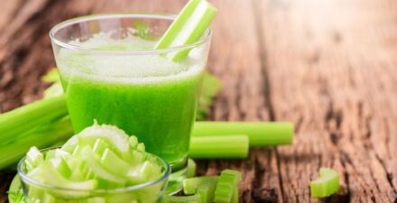 Jus seledri kaya manfaat, bisa diminum setiap hari.