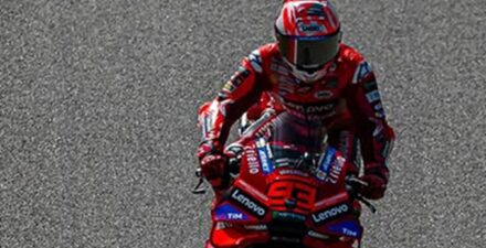 Bezzecchi Rebut Pole Position di Misano, Alex Marquez Tempel Ketat