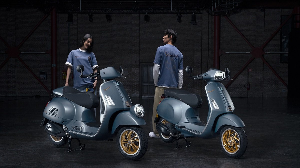 Vespa Officina 8 diluncurkan dalam dua model: Vespa Sprint Officina 8 dan Vespa GTV Officina 8.