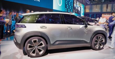 Kritik Gagang Pintu Rata di Mobil Listrik, Bos VW: Bikin Susah.