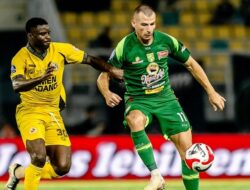 Persebaya Libas Semen Padang, Panjat Tiga Besar Super League