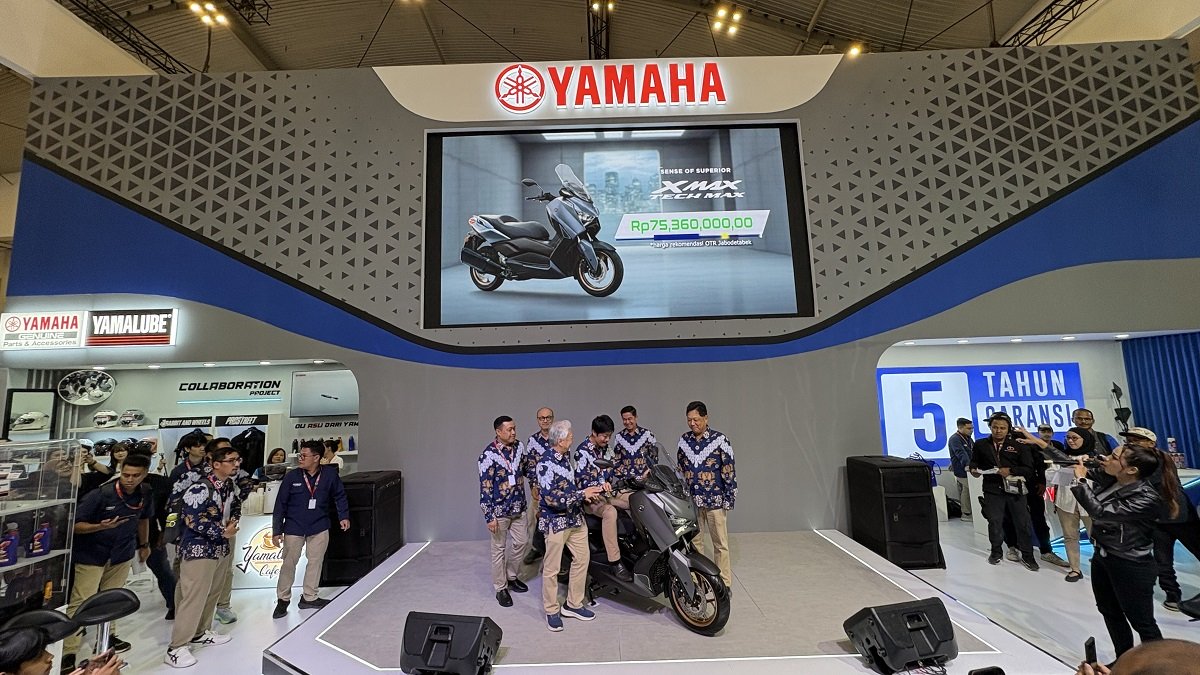 Yamaha Xmax Connect Tech Max 2025 dilunucrkan di IMOS 2025.