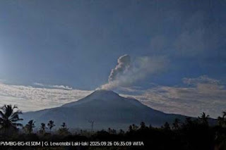 Gunung Lewotobi Laki-laki.