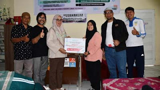 Penyerahan dana program Forum Nagari Semen Padang.