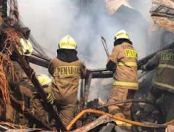 30 Orang Selamat dari Kebakaran Bengkel Las