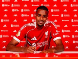 Isak Gabung The Reds, Siap Cetak Sejarah dan Trofi