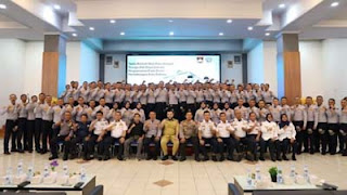 Wako Fadly Amran dengan pasukan alih daya Dishub Kota Padang.