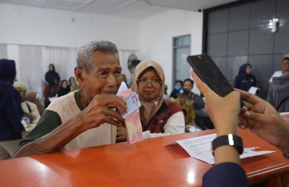 Cek Nama Penerima Bansos PKH dan BPNT September 2025, Langsung Cair Rp600.000.