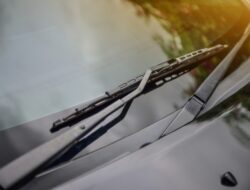 Goresan Kaca Mobil Bisa Hilang dengan Pasta Gigi dan Compound