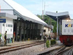 KA Pariaman Ekspres Jadi Favorit Wisatawan ke Pantai Gandoriah