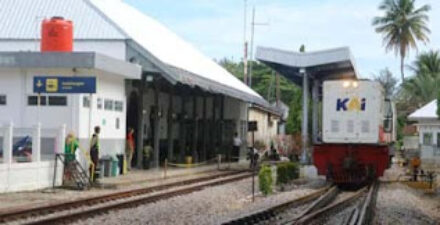 KA Pariaman Ekspres Jadi Favorit Wisatawan ke Pantai Gandoriah