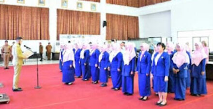 Wali Kota Padang, Fadly Amran, resmi melantik pengurus Gabungan Organisasi Wanita (GOW)