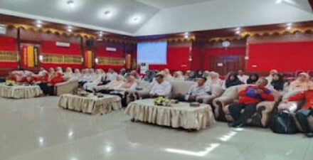 Kepala Sekolah Pariaman Dibekali Peran Strategis dalam Pendidikan