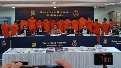 Konferensi pers kasus penculikan dan pembunuhan kacab bank