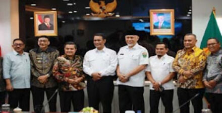 Wakil Bupati Solok Candra menghadiri pertemuan