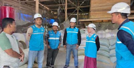 PLN UP3 Solok dan PLN ULP Silungkang melakukan penyalaan listrik