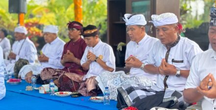 Umat Hindu Koarmada III dan Kab. Sorong Gelar Upacara Pujawali di Pura Jala Sukma Dharma