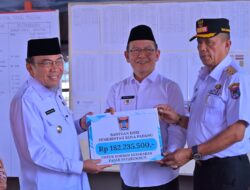 Pemko Padang Bantu Korban Kebakaran Pasar Payakumbuh Sebesar Rp. 182 Juta Lebih