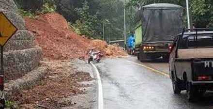 Longsor di Jalur Lintas Riau–Sumbar, Jalan Kelok 9 Sempat Lumpuh Total