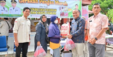 Gerakan Pangan Murah Pasar Padang Kaduduak, Diserbu Ratusan Warga