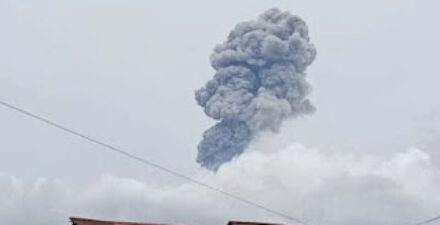 Gunung Marapi Kembali Erupsi, Kolom Abu Capai 1.500 Meter di Atas Puncak