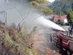Lahan Pemakaman di Padang Terbakar, Diduga Akibat Pembakaran Sampah Sembarangan