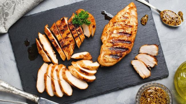 Agar dada ayam nikmat disantap, Anda perlu mengikuti cara memasak dada ayam yang tepat berikut ini.