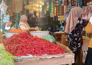 Pedagang cabai di pasar Pariaman