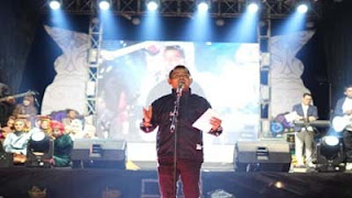 Bupati Solok Jon Firman Pandu menghadiri malam puncak penutupan Festival 5 Danau Tahun 2025.