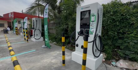 Penjualan Mobil Listrik Pecah Rekor, SPKLU Ultra-Fast Hadir di Soetta