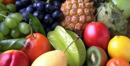 Ilustrasi buah-buahan.