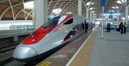 Tanpa APBN, Kereta Cepat Whoosh Harus Untung demi Bayar Utang.