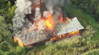 Bangunan lama SMP Negeri Kiwirok dibakar oleh kelompok bersenjata,