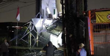 Ledakan Gedung Nucleus Viral