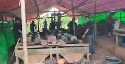 Akses 5 Km Jalan Kaki, Polisi Segel Tambang Emas Ilegal di Gowa