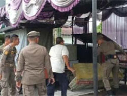 Lapak PKL di Trotoar Jalan Jhoni Anwar Ditertibkan